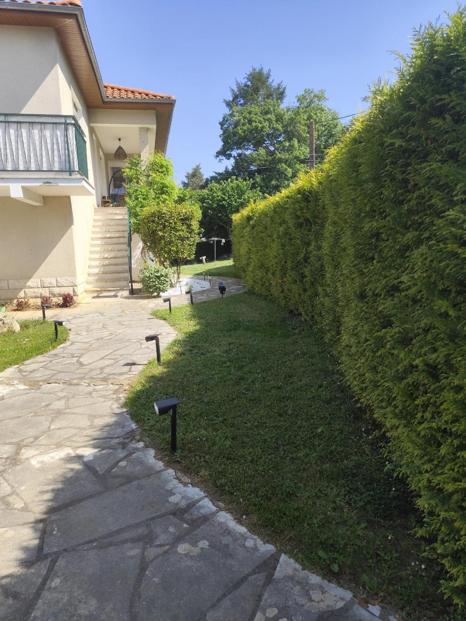 Au 9Eme Art Apartamento La Rochefoucauld Exterior foto